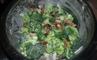 Salada De Brócolis Natalina - Mulher Das Receitas