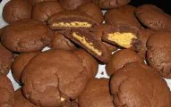 Biscoitos De Chocolate Com Recheio De Manteiga De Amendoim - Mulher Das Receitas