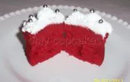 Cupcakes Red Velvet (veludo vermelho) com frutas vermelhas e chantilly - Mulher das Receitas