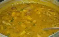Sopa de mandioca com carne de porco - Mulher das Receitas