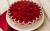 Torta Espelhada de Morango Doce e Sobremesas - Tortinha